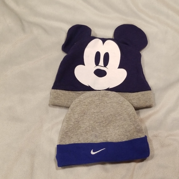 Mikey mouse and nike hat - Picture 1 of 5
